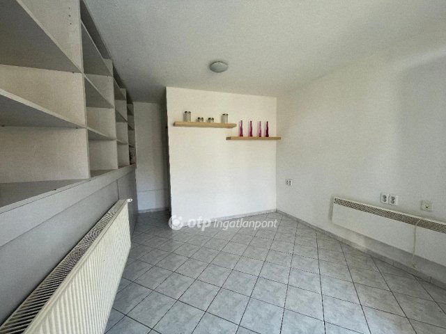 Eladó sorház, Gyöngyösön 63.5 M Ft, 2 szobás