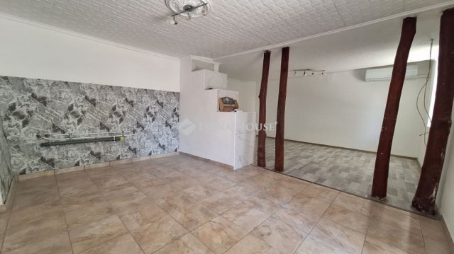 Eladó családi ház, Sárbogárdon 27.9 M Ft, 2 szobás