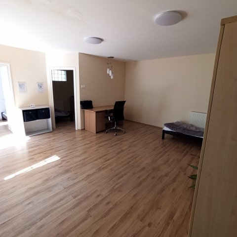 Eladó téglalakás, Szolnokon 40 M Ft, 2+1 szobás