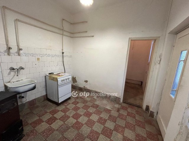 Eladó családi ház, Konyáron 19 M Ft, 2 szobás