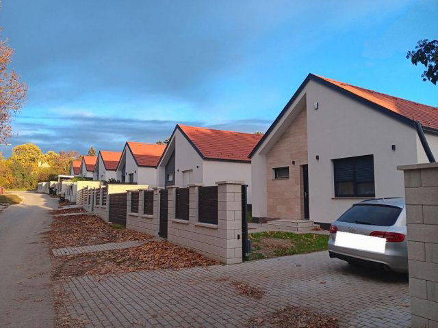 Eladó ikerház, Siófokon 92 M Ft, 4 szobás / költözzbe.hu