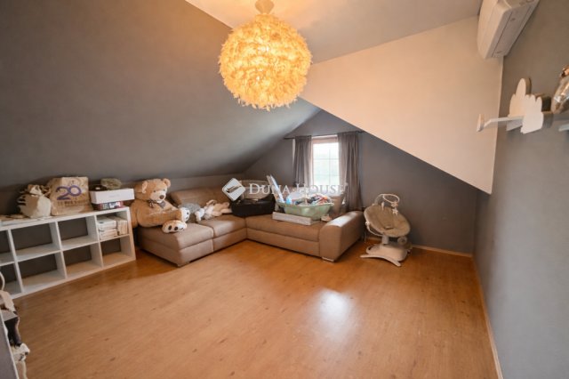 Eladó családi ház, Kakucson 249.9 M Ft, 5 szobás