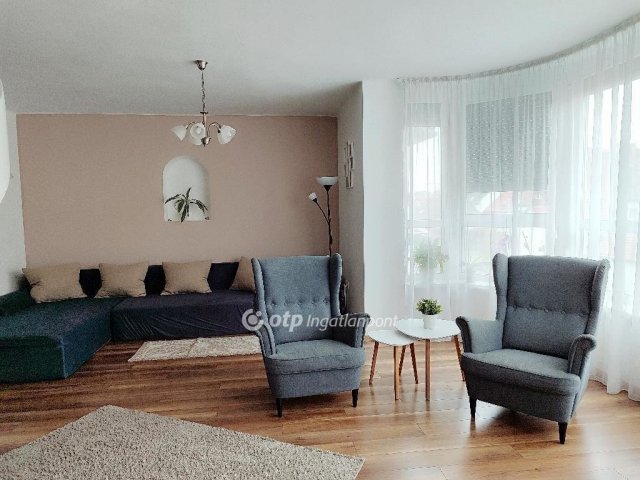 Eladó téglalakás, Egerben 84.9 M Ft, 4+1 szobás