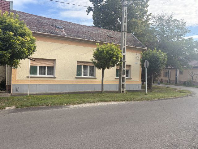 Eladó családi ház, Gyulán, Kétmalom utcában 53.99 M Ft