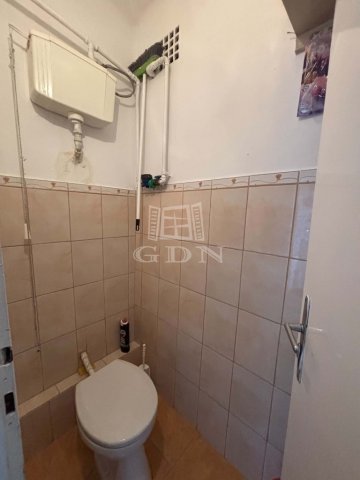 Eladó téglalakás, Szombathelyen 37 M Ft, 2 szobás