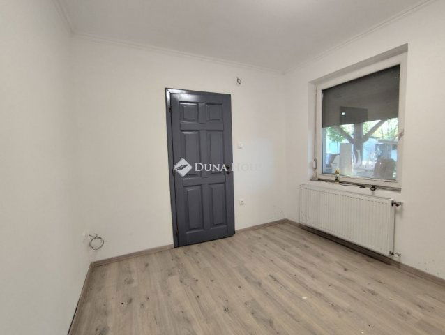 Eladó családi ház, Ócsán 93.9 M Ft, 6 szobás