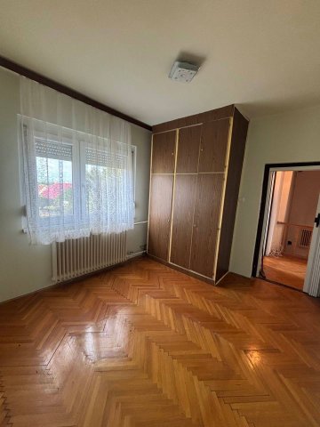 Eladó családi ház, Ongán 49.999 M Ft, 4 szobás