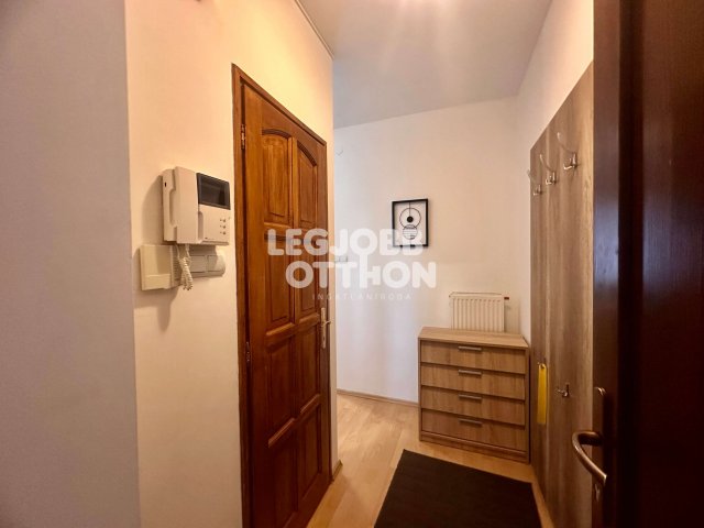 Kiadó téglalakás, albérlet, Cegléden 160 E Ft / hó, 2 szobás