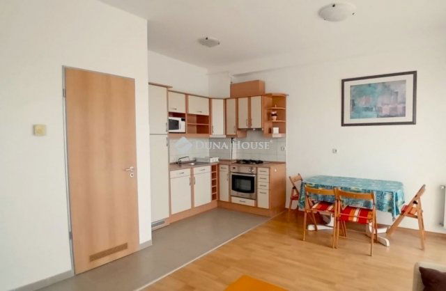 Eladó téglalakás, Siófokon 64.9 M Ft, 2+1 szobás