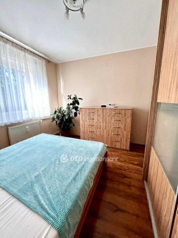 Eladó panellakás, Miskolcon 35.9 M Ft, 2 szobás