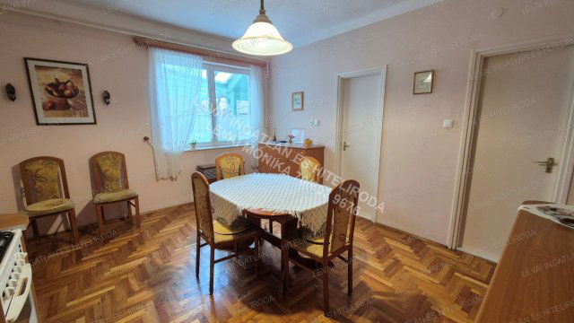 Eladó családi ház, Békéscsabán 49.5 M Ft, 4 szobás
