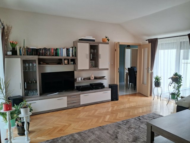Eladó téglalakás, Szolnokon 49 M Ft, 2 szobás