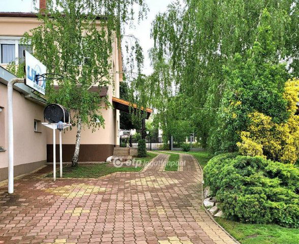 Eladó családi ház, Mikepércsen 219 M Ft, 5 szobás