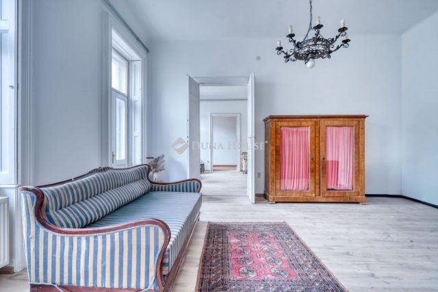 Eladó téglalakás, Budapesten, V. kerületben 220 M Ft, 4 szobás