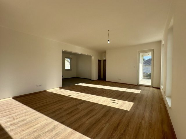 Eladó családi ház, Szigetszentmiklóson 128.999 M Ft, 5 szobás