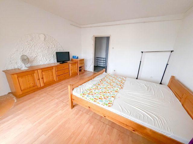 Eladó panellakás, Tatabányán 34.3 M Ft, 2 szobás