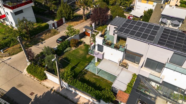 Eladó ikerház, Budapesten, XI. kerületben 399.9 M Ft, 5 szobás