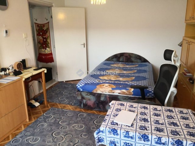 Eladó panellakás, Pécsett, Nagy Imre úton 36.9 M Ft, 2 szobás