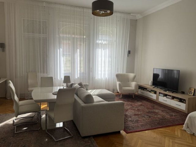 Eladó téglalakás, Budapesten, V. kerületben, Sütő utcában