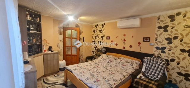 Eladó családi ház, Monoron 114.9 M Ft, 3 szobás