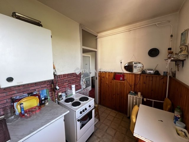 Eladó panellakás, Pécsett 38.5 M Ft, 2 szobás