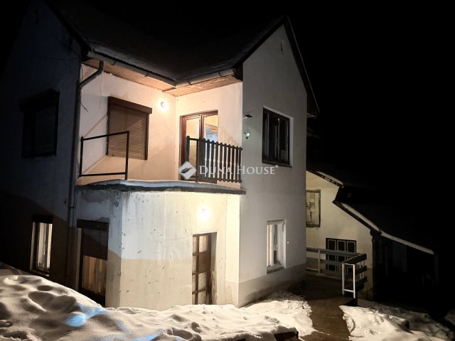 Eladó családi ház, Verőcén 79.9 M Ft, 6 szobás