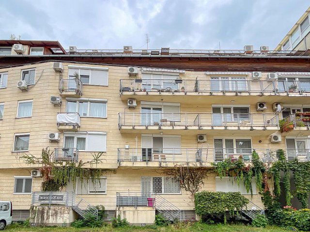 Eladó téglalakás, Budapesten, VIII. kerületben, Víg utcában