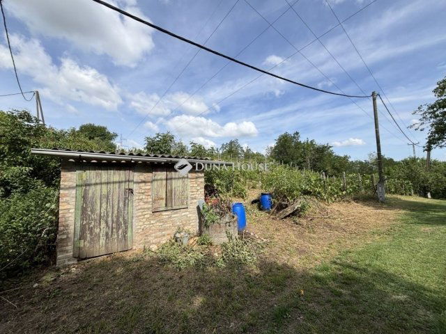 Eladó telek, Nyergesújfaluban 4.9 M Ft / költözzbe.hu