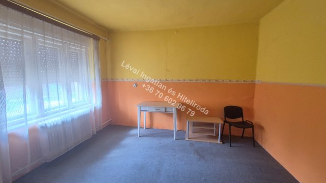 Eladó családi ház, Békésen 21.5 M Ft, 3 szobás
