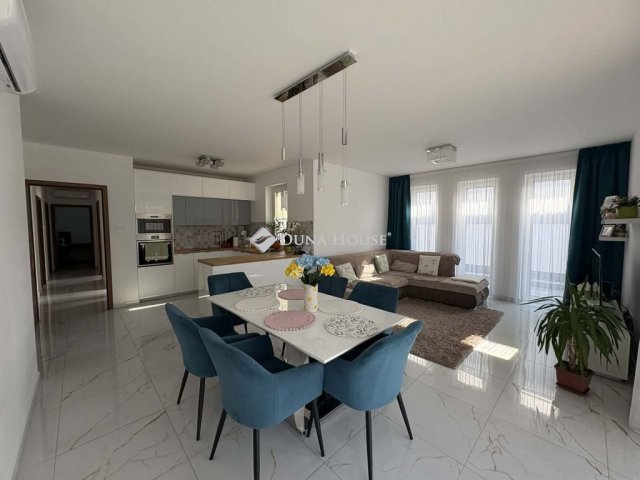 Eladó családi ház, Lajosmizsén 99.5 M Ft, 5 szobás