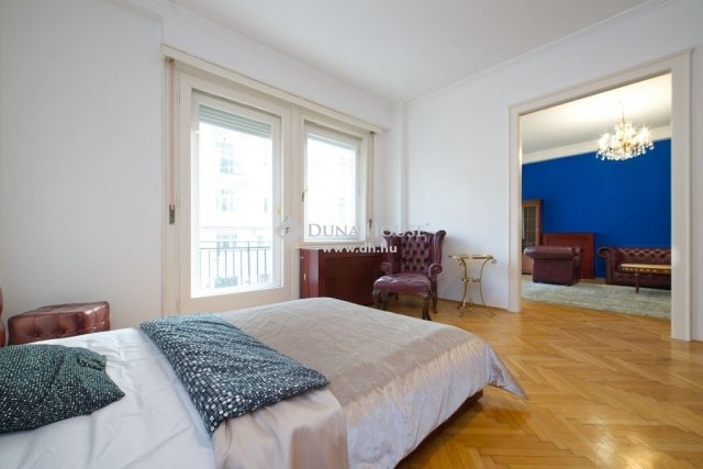 Eladó téglalakás, Budapesten, V. kerületben 289 M Ft, 3 szobás