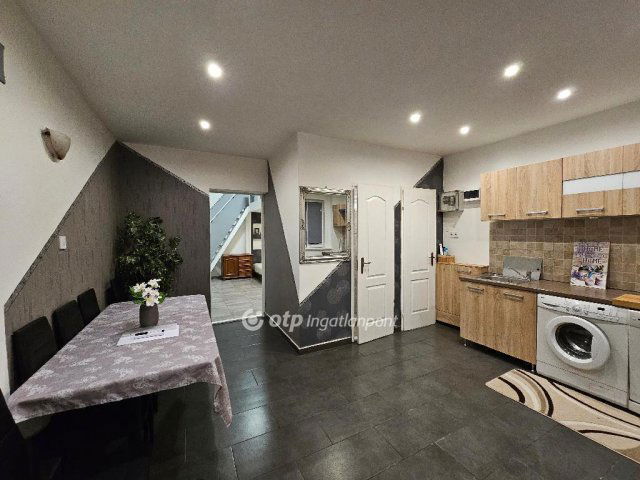 Eladó téglalakás, Budapesten, X. kerületben 49.9 M Ft, 1 szobás