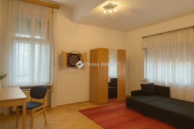 Eladó téglalakás, Budapesten, VI. kerületben 88.9 M Ft, 3 szobás