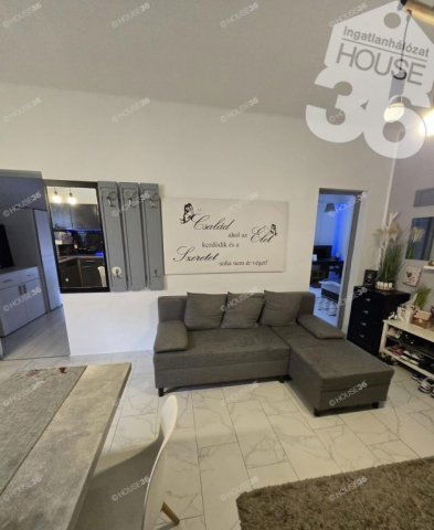 Eladó családi ház, Szabadszálláson 32.9 M Ft, 3 szobás