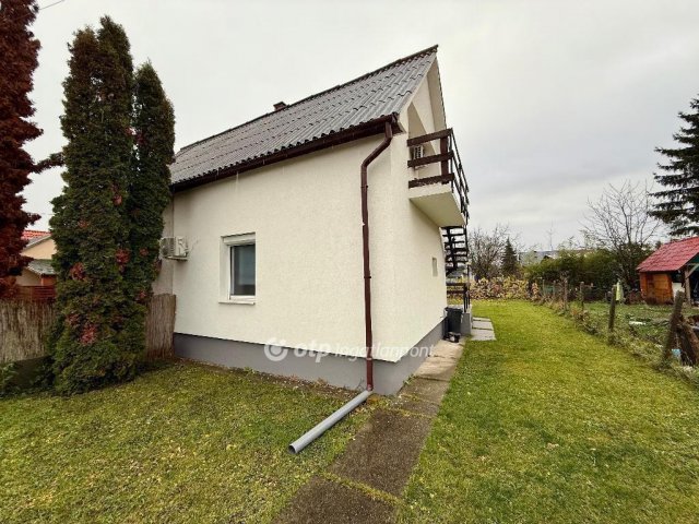 Eladó nyaraló, Mályin 31.9 M Ft, 2 szobás / költözzbe.hu