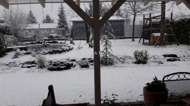 Eladó családi ház, Vecsésen 144.9 M Ft, 4 szobás