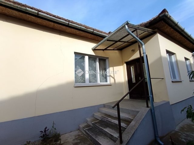 Eladó családi ház, Nagykátán 28.9 M Ft, 2 szobás