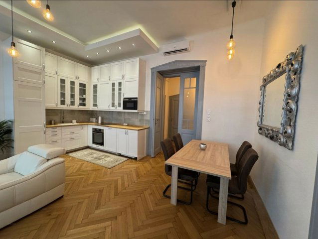 Kiadó téglalakás, albérlet, V. kerületben, Haris közben