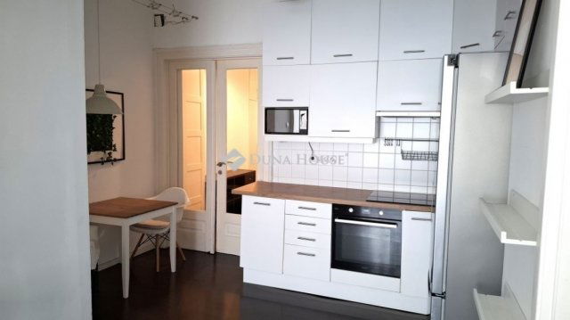 Eladó téglalakás, Budapesten, I. kerületben 99.9 M Ft, 2 szobás