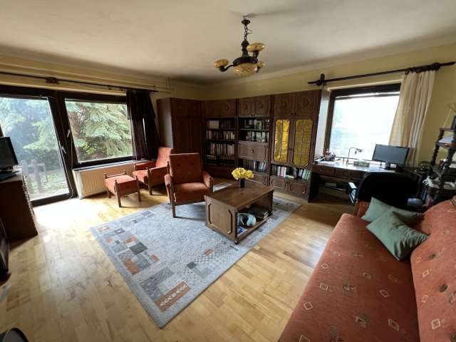 Eladó családi ház, Pécsett 135 M Ft, 4+2 szobás
