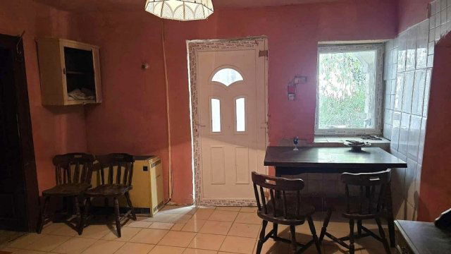 Eladó családi ház, Nicken 17 M Ft, 4 szobás