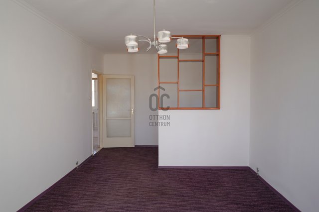 Eladó panellakás, Szentesen 27.5 M Ft, 2 szobás