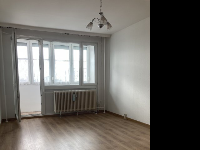 Eladó panellakás, Dunaújvárosban 33.5 M Ft, 2 szobás