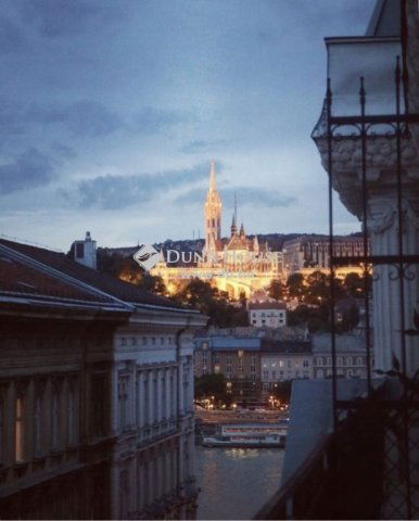 Kiadó téglalakás, albérlet, Budapesten, V. kerületben, 2 szobás