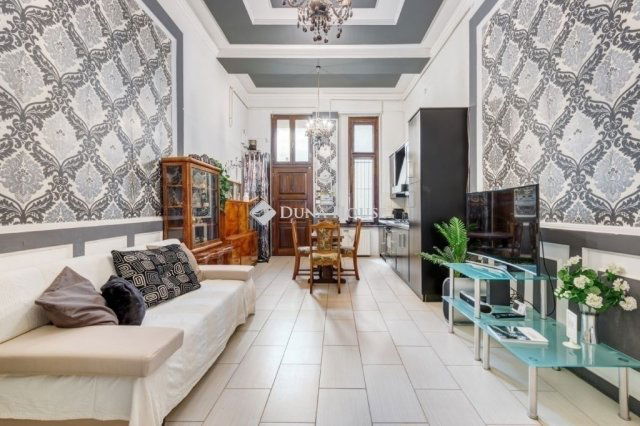 Eladó téglalakás, Budapesten, VII. kerületben 120.49 M Ft