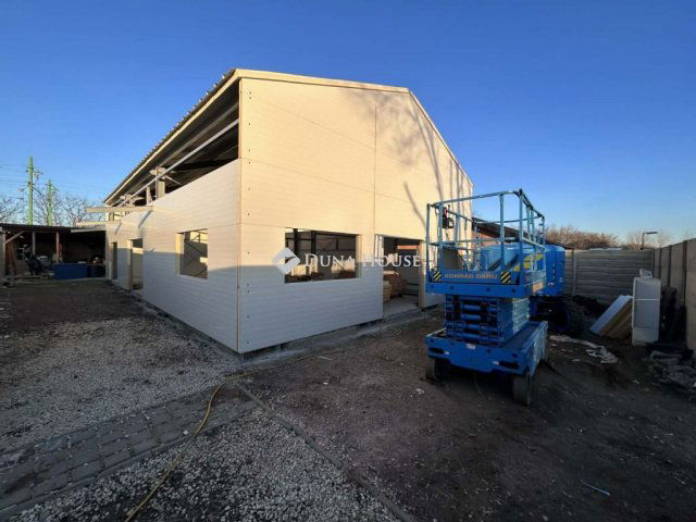 Eladó ipari ingatlan, Üllőn 165 M Ft / költözzbe.hu