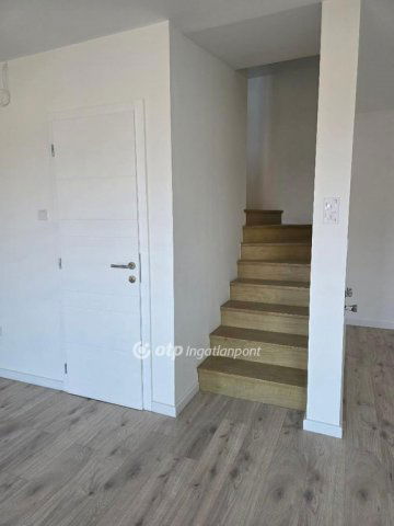 Eladó téglalakás, Turán 54.9 M Ft, 1+2 szobás