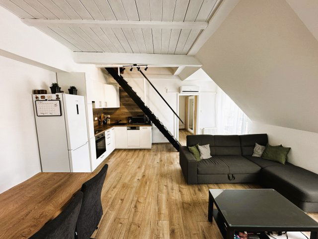 Eladó téglalakás, Pécsett, Felsővámház utcában 64.5 M Ft