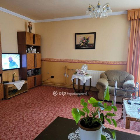 Eladó családi ház, Mikepércsen 56 M Ft, 3+1 szobás