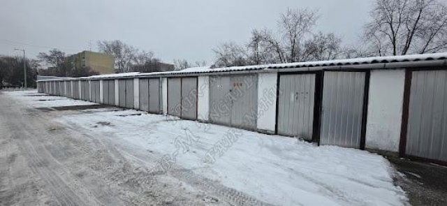 Kiadó garázs, Hódmezővásárhelyen 20 E Ft / hó